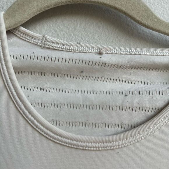 Lululemon Time Warp Short Sleeve Ghost Cream Tan Seamless Size 4? small? Laser - Picture 2 of 6